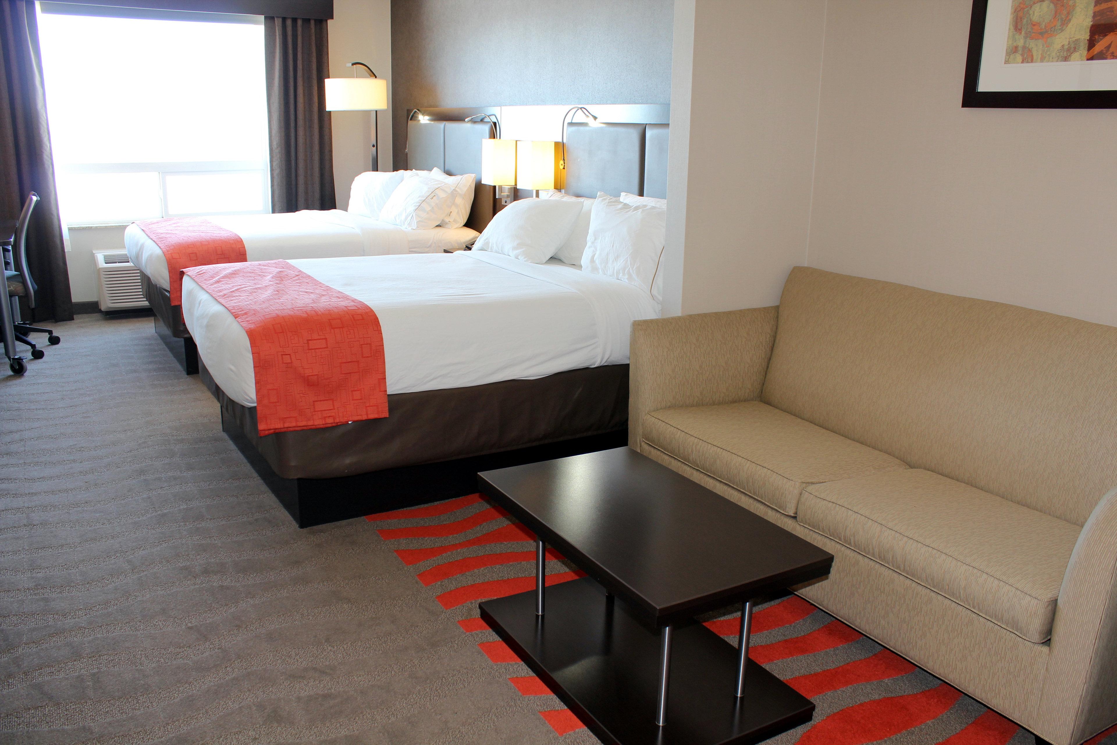 Chateau Inn & Suites Bonnyville Екстериор снимка