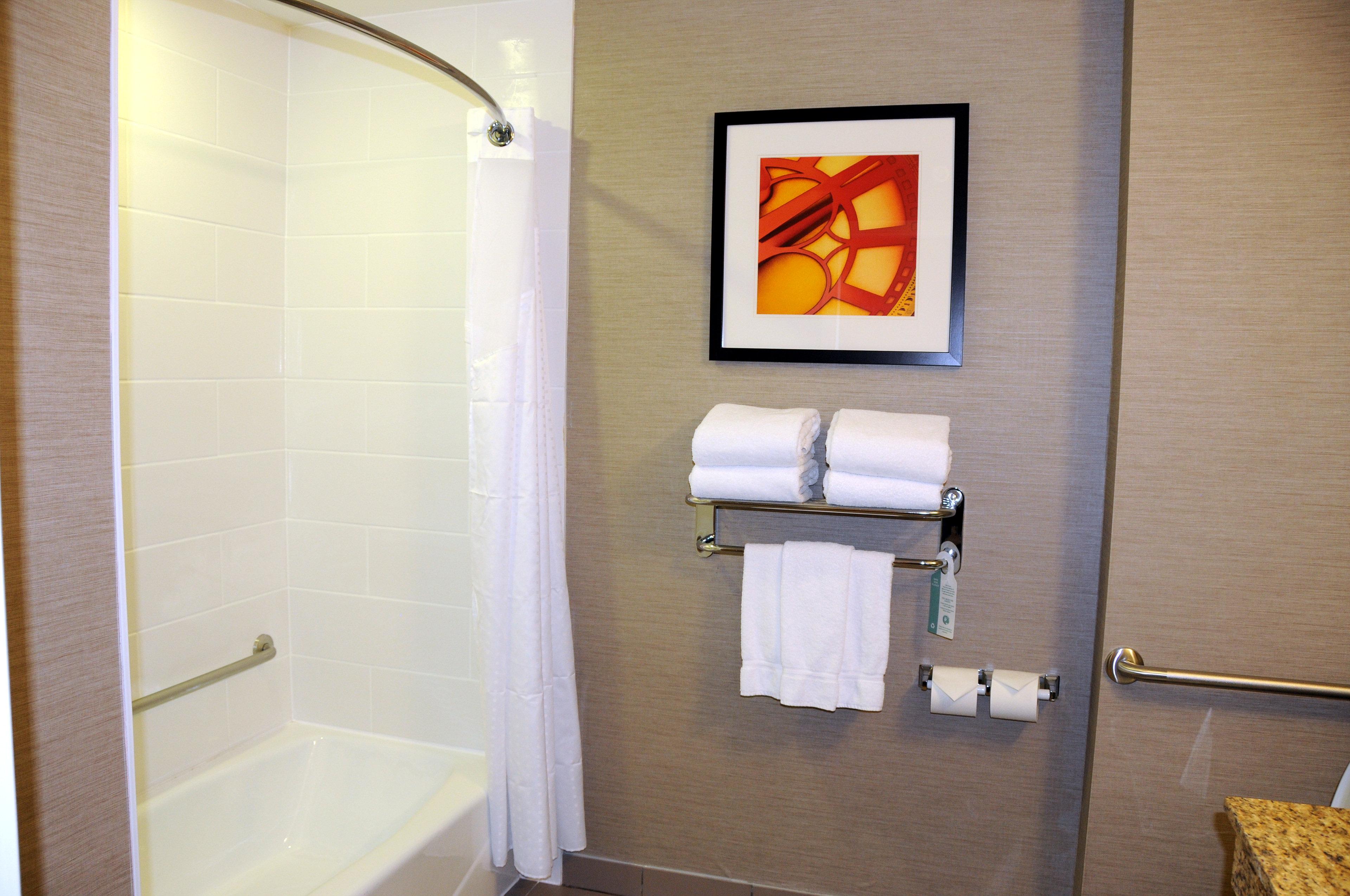 Chateau Inn & Suites Bonnyville Екстериор снимка