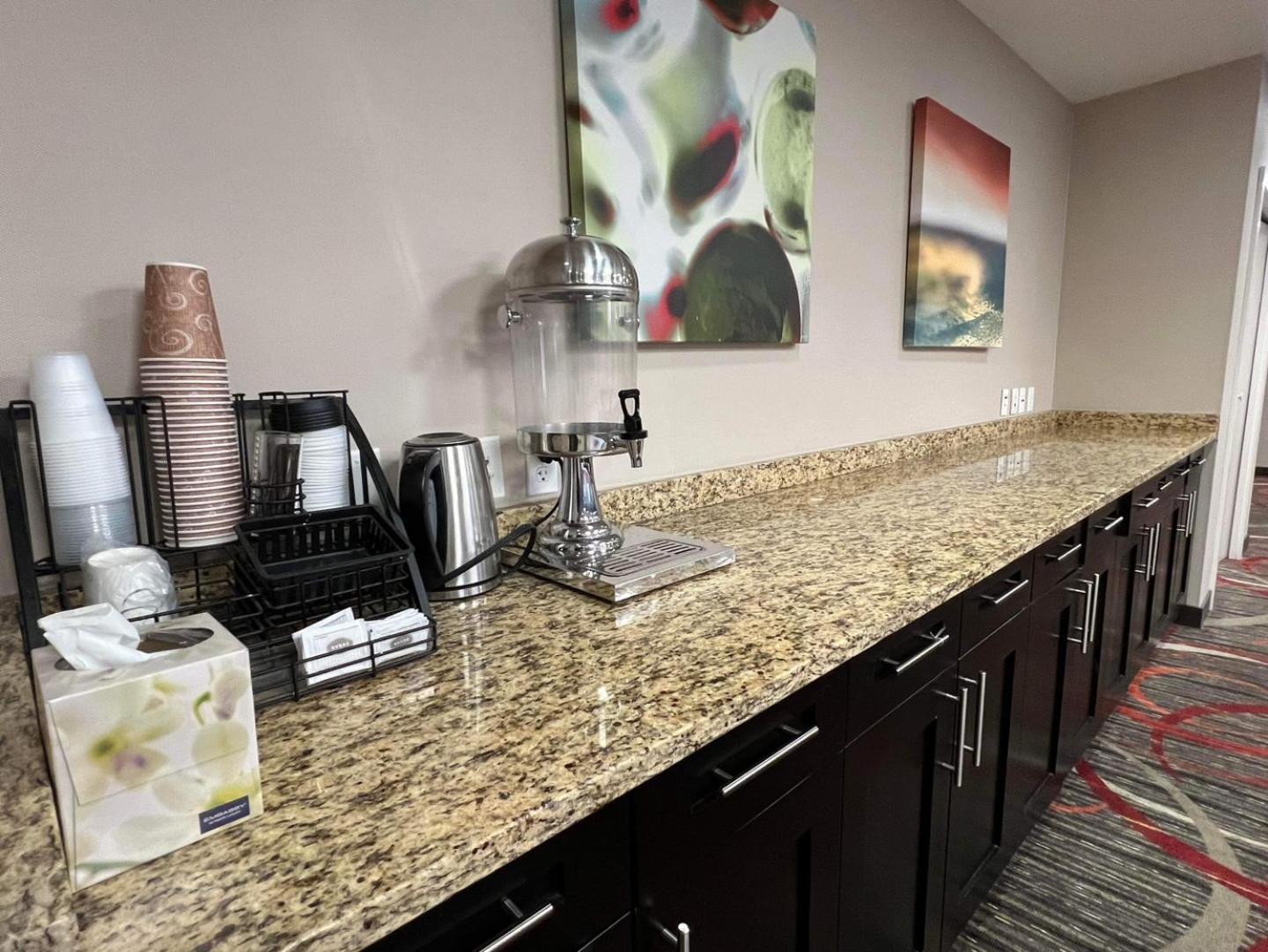 Chateau Inn & Suites Bonnyville Екстериор снимка