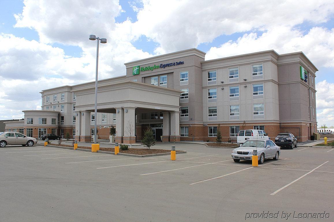 Chateau Inn & Suites Bonnyville Екстериор снимка