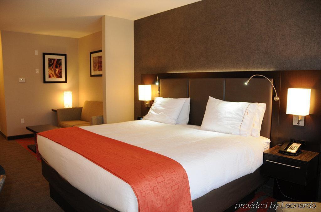 Chateau Inn & Suites Bonnyville Екстериор снимка